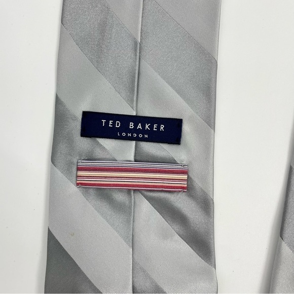 Ted Baker Classic Silver Tone on Tone Stripe 100% Silk Power Neck Tie - Picture 1 of 8